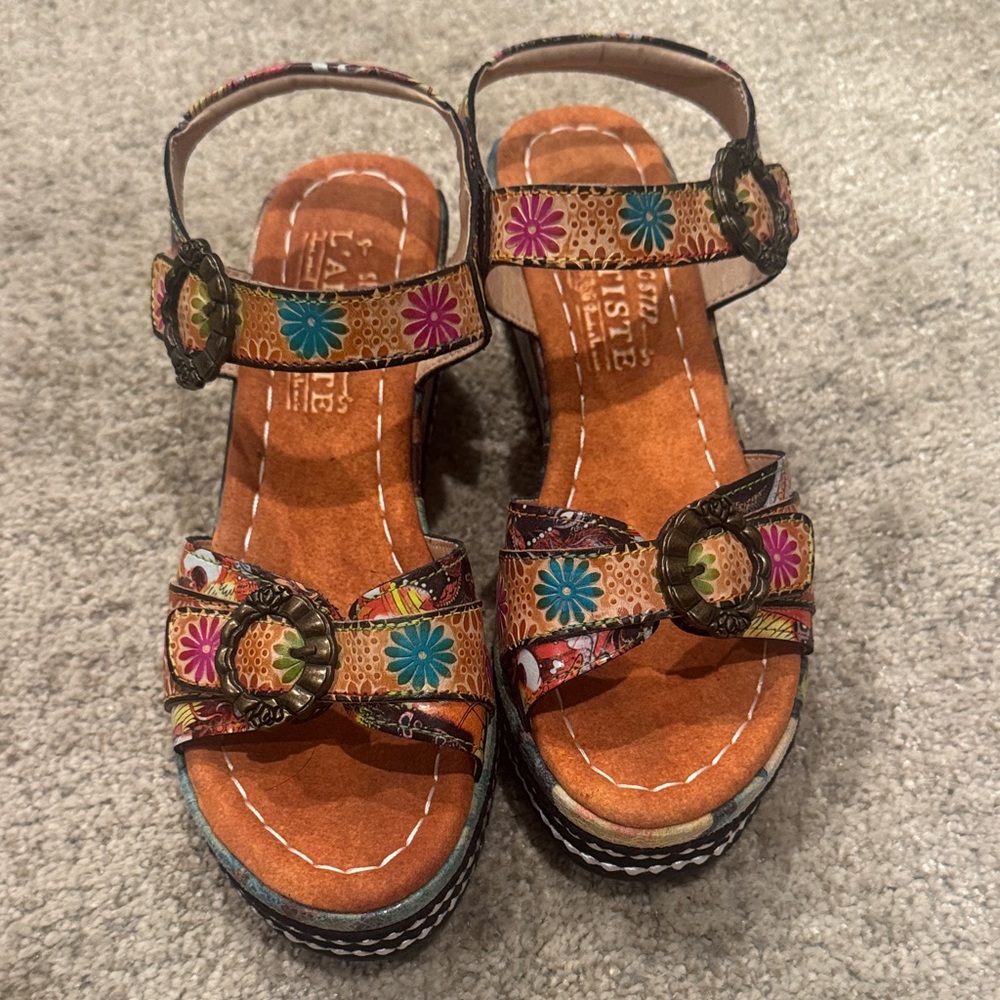 L’ARTISTE Orange Floral Buckle Platform Sandals